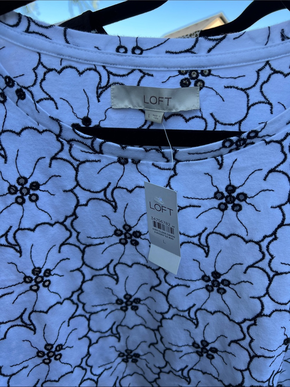 6 Assorted Loft Tops- Large - Picture 4 of 7